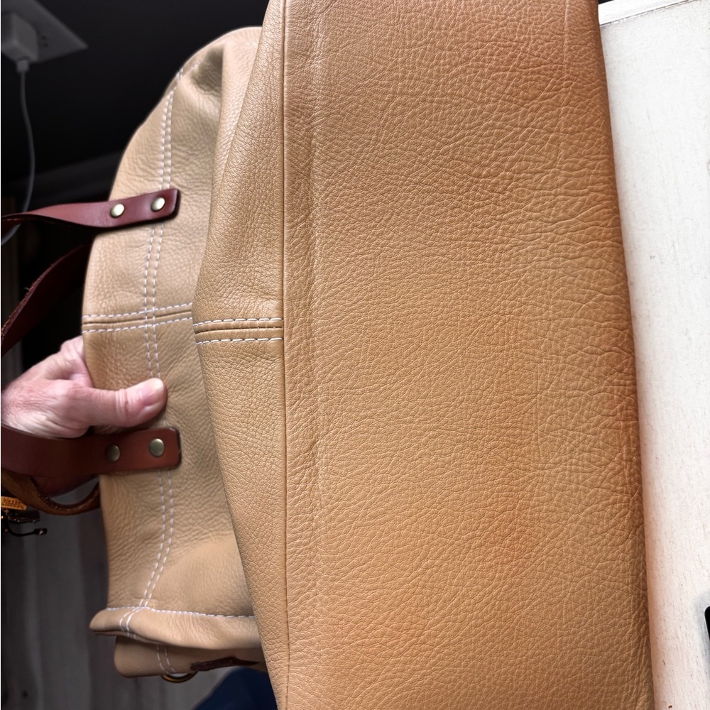 Parker Thatch Medium Mimi in leather (Butterscotch color) - Picture 11 of 17